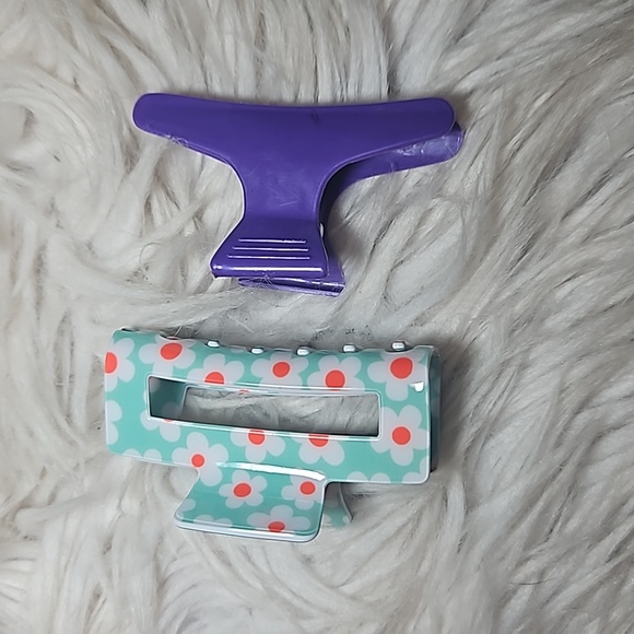 Mint Mirage Daisy Hair Clip - Picture 6 of 6